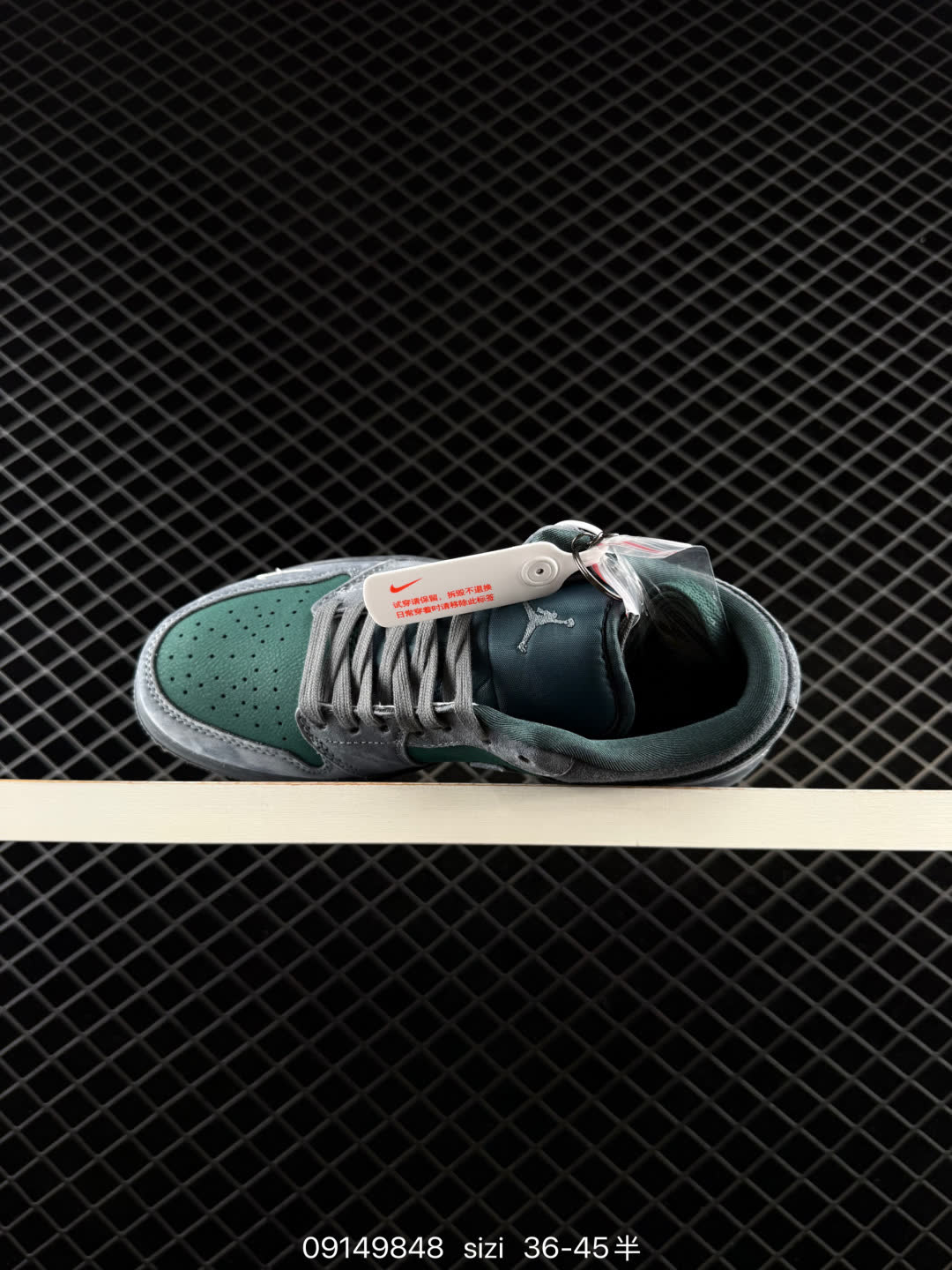Air Jordan QL1988 SIZE: 36 36.5 37.5 38 38.5 39 40 40.5 41 42 42.5 43 44 45 ID Air Jordan QL1988 SIZE: 36 36.5 37.5 38 38.5 39 40 40.5 41 42 42.5 43 44 45 ID